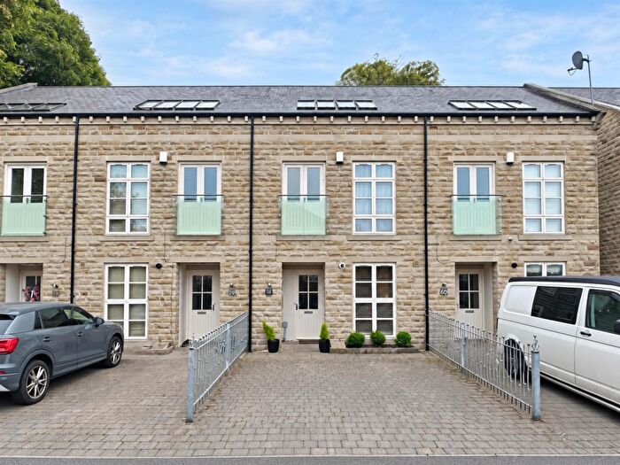 4 Bedroom Terraced House To Rent In The Park, Kirkburton, Huddersfield, HD8