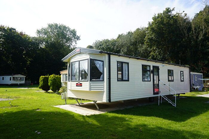2 Bedroom Property For Sale In Station Road, Winchelsea, TN36