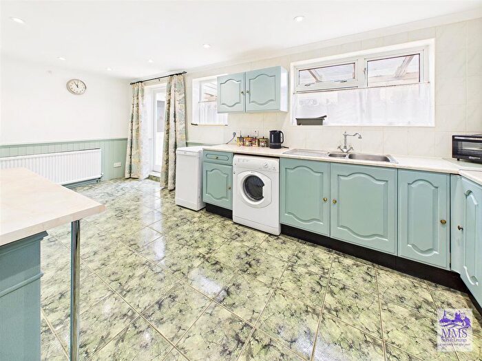 3 Bedroom Semi-Detached House For Sale In Carnation Road, Strood, ME2