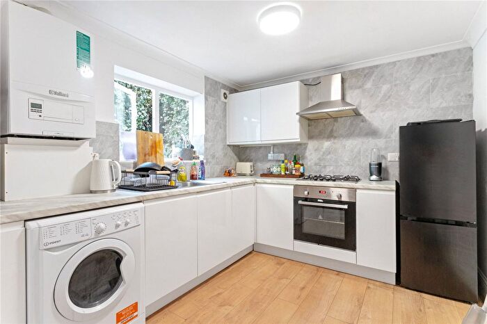 2 Bedroom Flat To Rent In Elfort Road, London, N5