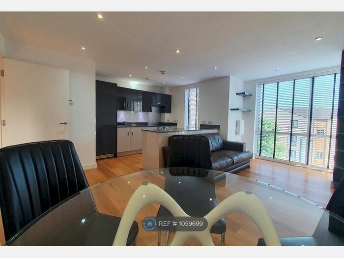 1 Bedroom Flat To Rent In High Street, London, TW8