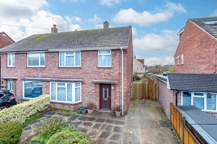 3 Bedroom Semi Detached House For Sale In Newlands Lane, Chichester, PO19