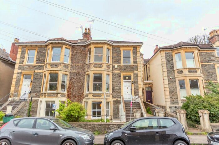 3 Bedroom Maisonette To Rent In Ravenswood Road, Redland, Bristol, BS6
