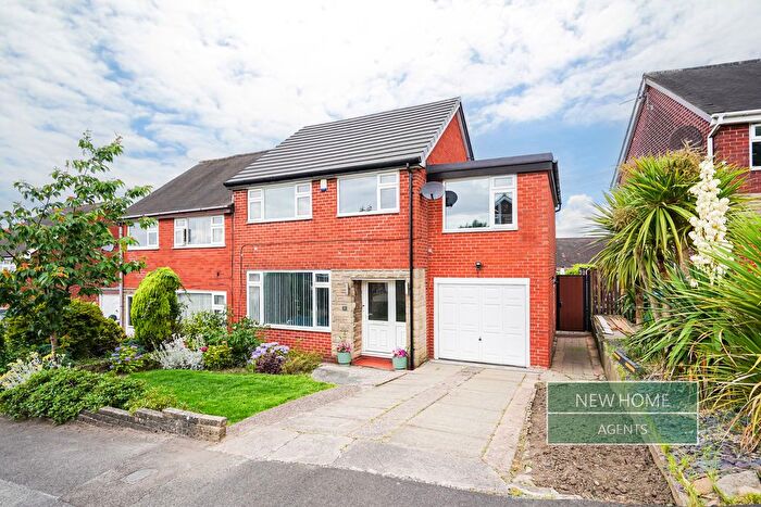 4 Bedroom Semi Detached House For Sale In The Rise, Springhead, Oldham, OL4