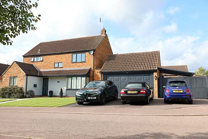 6 Bedroom Detached House For Sale In Brittons Close, Sharnbrook, MK44