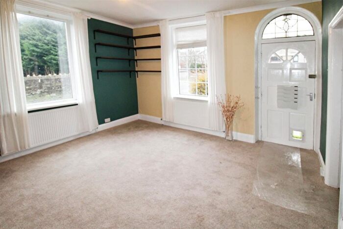 2 Bedroom End Of Terrace House To Rent In Cobden Street, Clayton, BD14