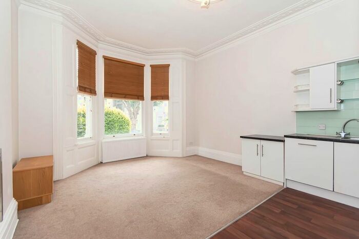 2 Bedroom Flat To Rent In Randolph Avenue, London, W9