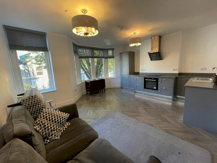 2 Bedroom Flat To Rent In Connaught Road, Roath CF24