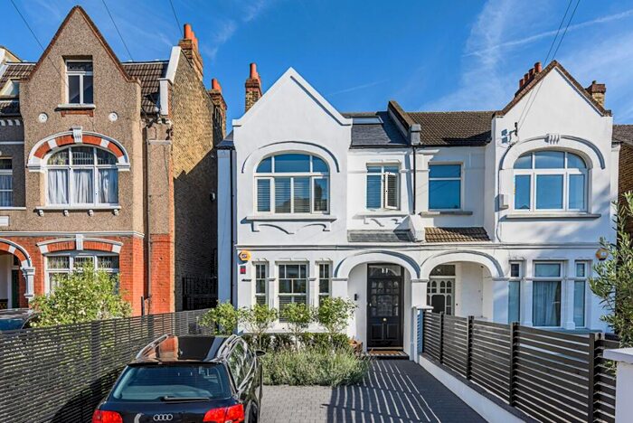 5 Bedroom House To Rent In Fontenoy Road, SW12