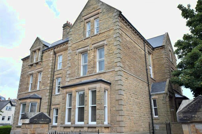 2 Bedroom Flat To Rent In Westbourne Grove, Scarborough, YO11