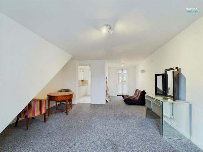 2 Bedroom Flat To Rent In Dukes Lane, Brighton, BN1