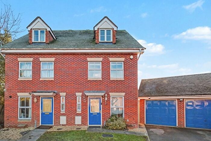 3 Bedroom Semi Detached House For Sale In Pipley Furlong, Oxford, OX4