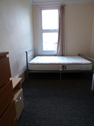 7 Bedroom House To Rent In Mauldeth Road, Manchester, M20
