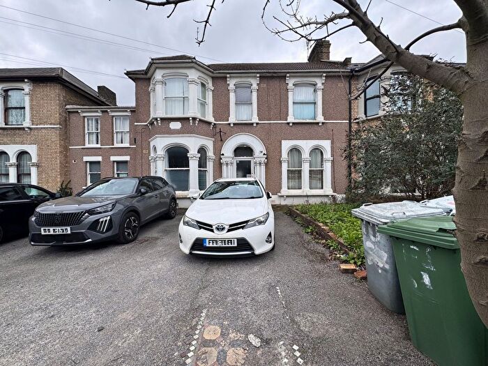 1 Bedroom Flat For Sale In Windsor Road, Forest Gate, London, E7