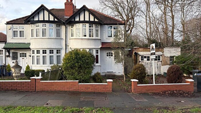 3 Bedroom Semi-Detached House To Rent In Twyford Abbey Road, Ealing, NW10