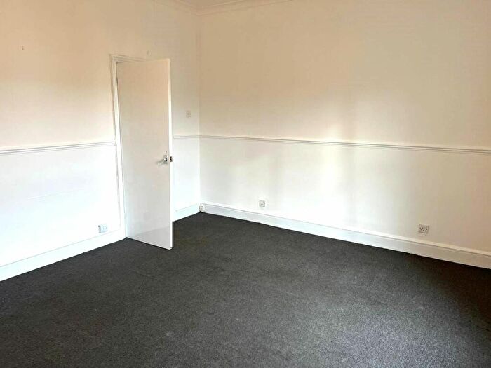 1 Bedroom Flat To Rent In Flat, St. Catherines Avenue, Doncaster, DN4