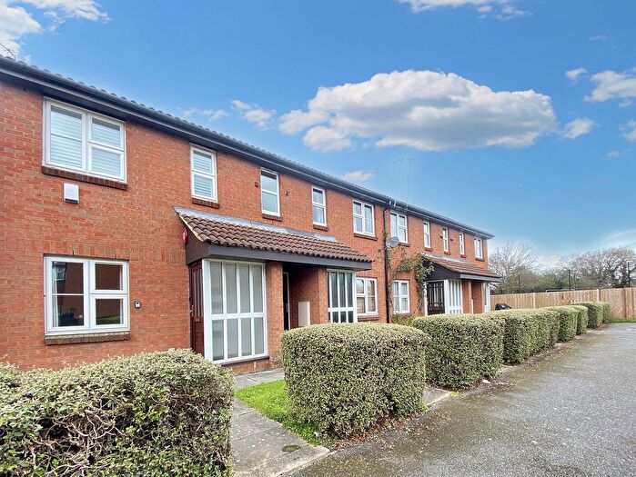 1 Bedroom Flat To Rent In Clarkes Drive, Uxbridge, UB8