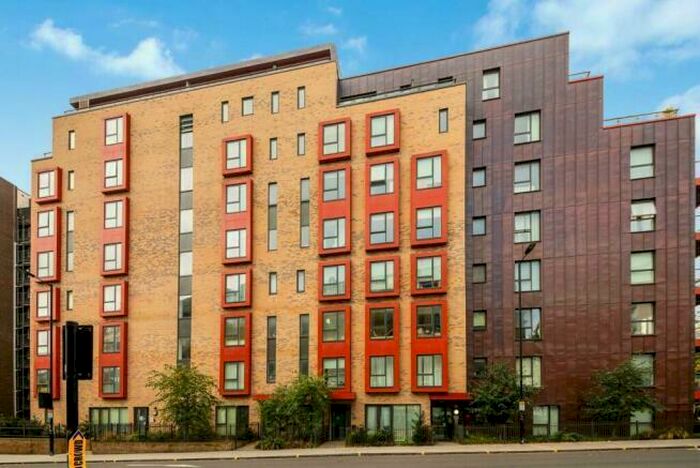 4 Bedroom House To Rent In Tollgate Gardens, London, NW6