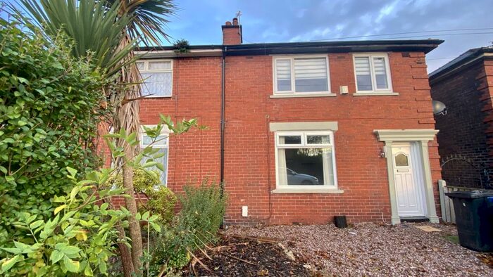 3 Bedroom Semi-Detached House To Rent In Lancaster Avenue, Whitefield, M45