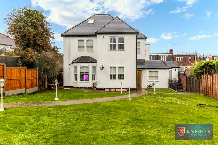 2 Bedroom Flat To Rent In Oakleigh Road North, London, N20