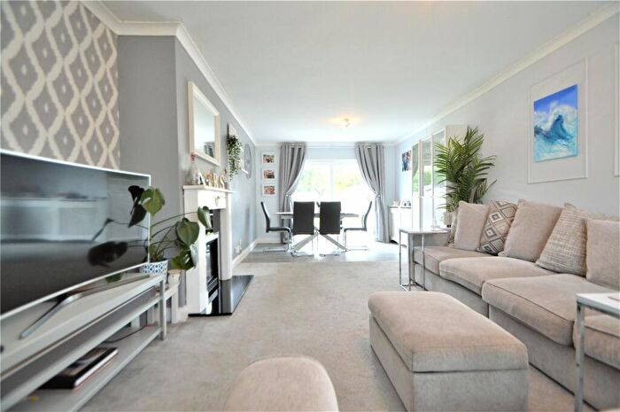 4 Bedroom Semi-Detached House To Rent In Kennelwood Crescent, New Addington, Croydon, CR0