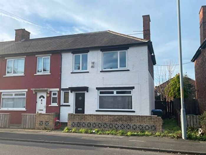 3 Bedroom End Of Terrace House To Rent In Valley Road, Middlesbrough, TS4