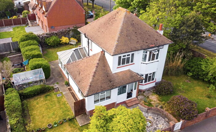 4 Bedroom Detached House For Sale In St. Lawrence Avenue, Ramsgate, CT11