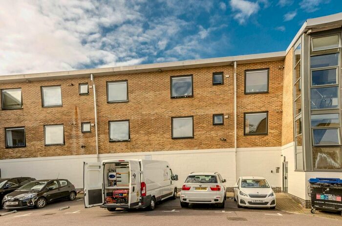 2 Bedroom Flat To Rent In Streamline Mews, East Dulwich, London, SE22