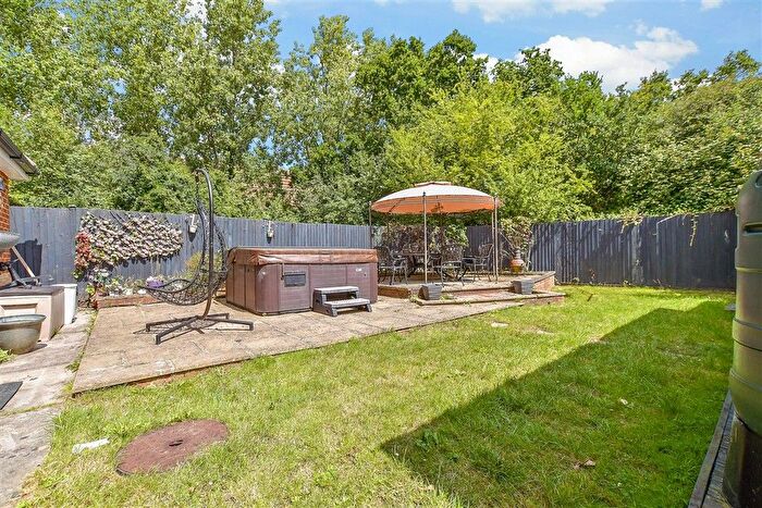 4 Bedroom Detached House For Sale In Greenhill, Staplehurst, Kent, TN12