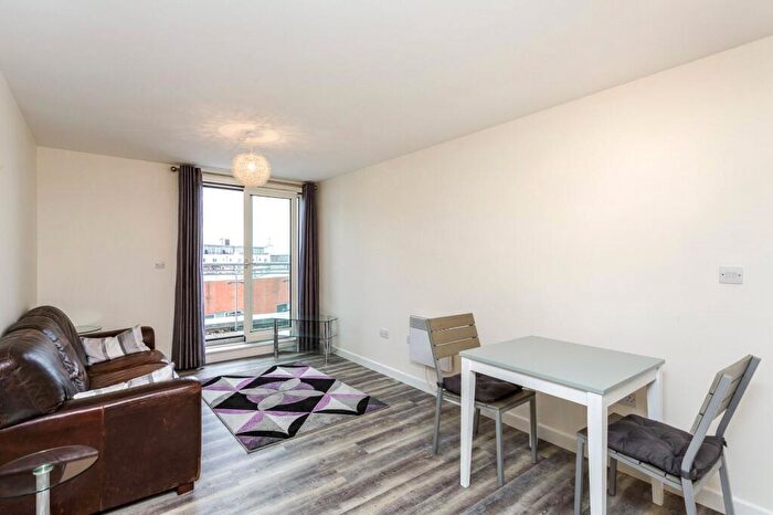 2 Bedroom Apartment For Sale In Gunwharf Quays, Portsmouth, Hampshire, PO1