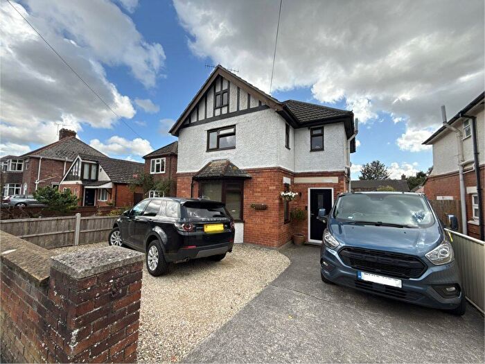 3 Bedroom Detached House For Sale In Preston Grove, Yeovil, Somerset, BA20