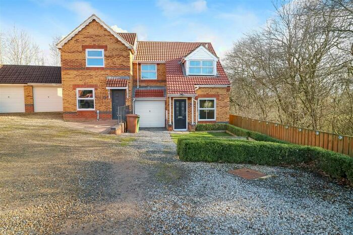 3 Bedroom Semi-Detached House To Rent In Kestrel Court, Newton Aycliffe, DL5