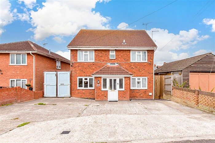 5 Bedroom Detached House For Sale In Robin Hood Lane, Lydd, Romney Marsh, Kent, TN29