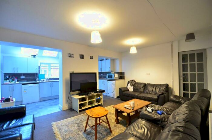 8 Bedroom Detached House To Rent In / Academic Year Stunning Double Bedroom Detached Student House, Selly Oak, Birmingham, Free Ultrafast M Bro, B29