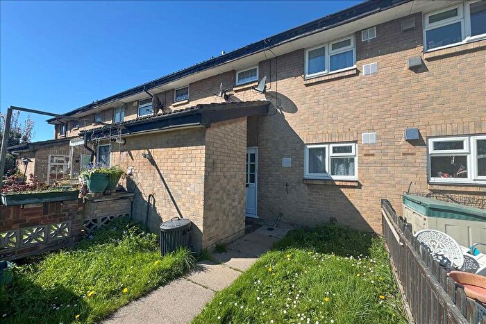 3 Bedroom Terraced House For Sale In Lauser Road, Stanwell, Middlesex, TW19