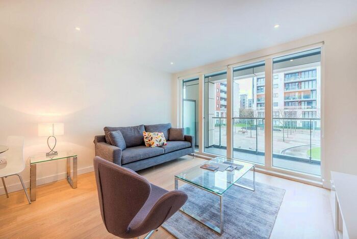 1 Bedroom Flat To Rent In Pump House Crescent, Kew Bridge, Brentford, TW8