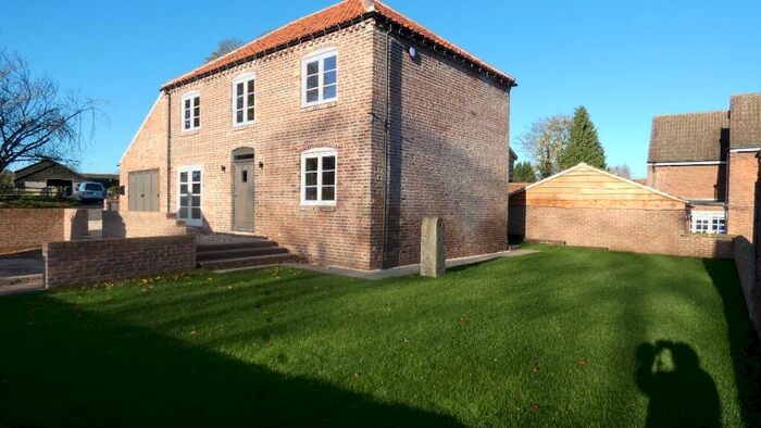 3 Bedroom Barn To Rent In Worksop Road, Blyth, S81