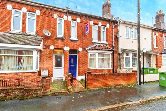 4 Bedroom Terraced House For Sale In Milton Road, Polygon, Southampton, Hampshire, SO15