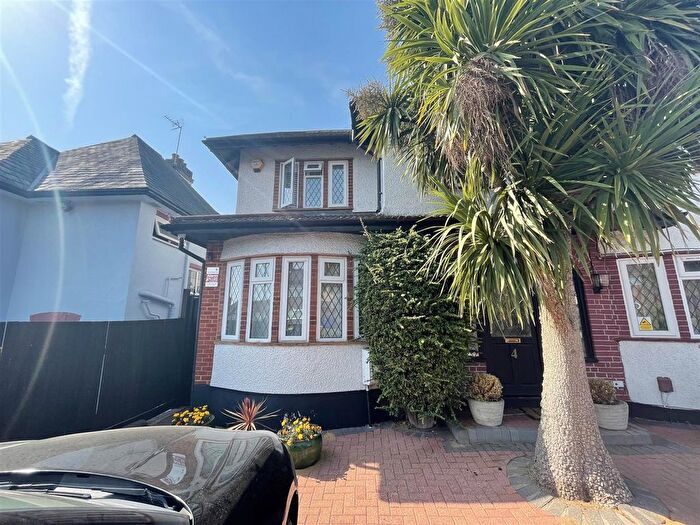 1 Bedroom Flat To Rent In Elmgate Gardens, Edgware, HA8