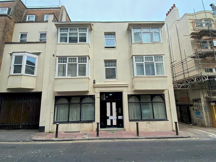 Studio To Rent In Middle Street, Brighton, BN1
