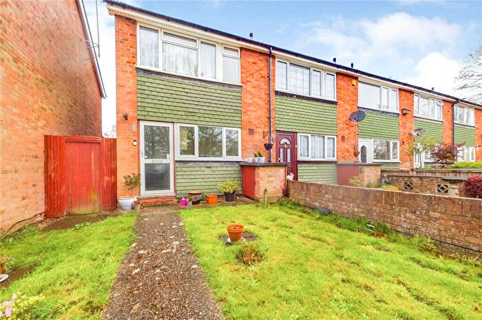 2 Bedroom End Of Terrace House To Rent In Dunsfold Road, Tilehurst, Reading, Berkshire, RG30