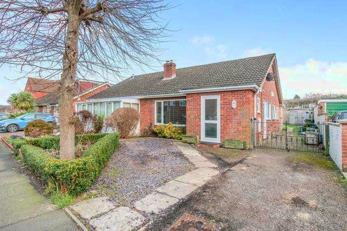 4 Bedroom Semi-Detached Bungalow For Sale In 24 Lark Rise, Mulbarton, Norwich, NR14