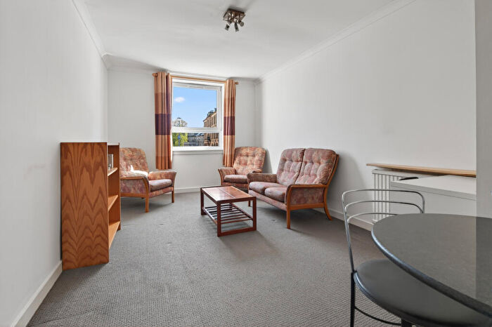 2 Bedroom Flat To Rent In Causewayside, Edinburgh, EH9