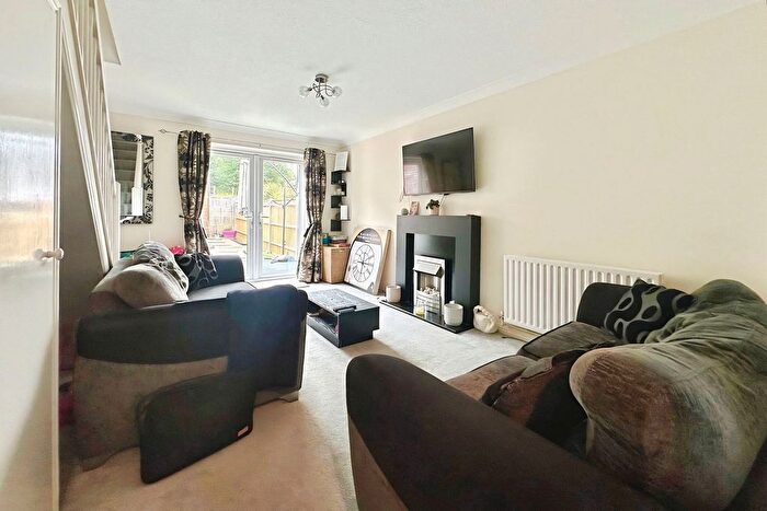 2 Bedroom End Of Terrace House For Sale In Bracklesham Close, Southampton, SO19