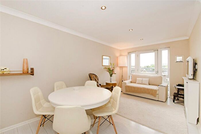 2 Bedroom Flat To Rent In Essex Road, Islington, N1
