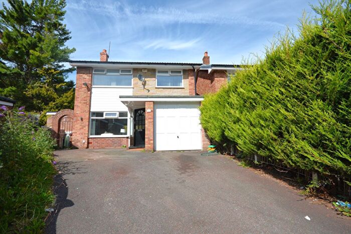 3 Bedroom Detached House For Sale In Aspen Close, Stockport, SK4