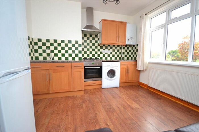 1 Bedroom Apartment To Rent In Durnsford Road, Bounds Green, London, N11