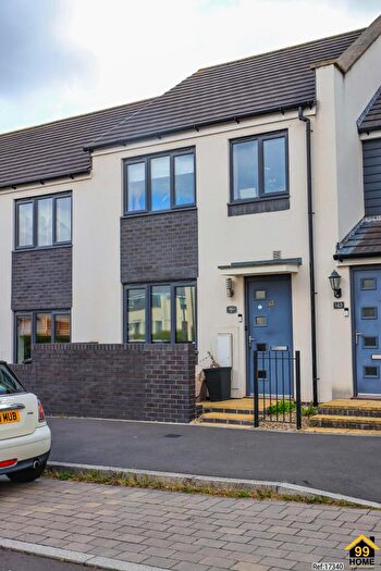 3 Bedroom Terraced House For Sale In Wood Street, Patchway, Bristol, United Kingdom, BS34