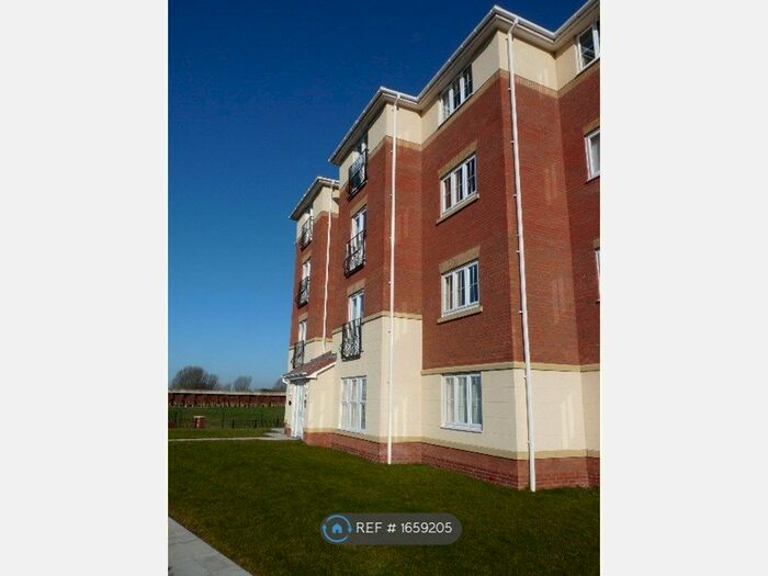 2 Bedroom Flat To Rent In Dovestone Way, Hull, HU7