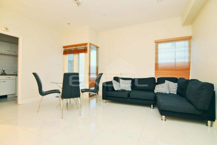 2 Bedroom Flat To Rent In Cedar House, - Nottingham Place, Marylebone, W1U